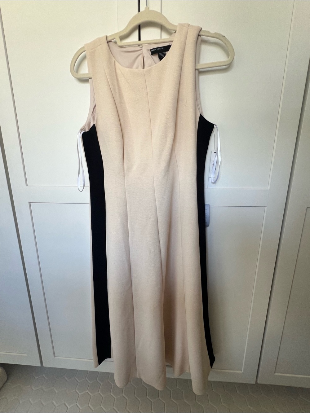 Maggy London Cream and Black Sleeveless Midi Dress